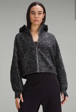 Lululemon Scuba Oversized Full-Zip Hoodie
Lined Leopard WP Anchor Multi